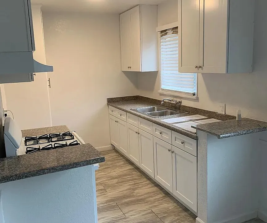13988 Foothill Blvd #18