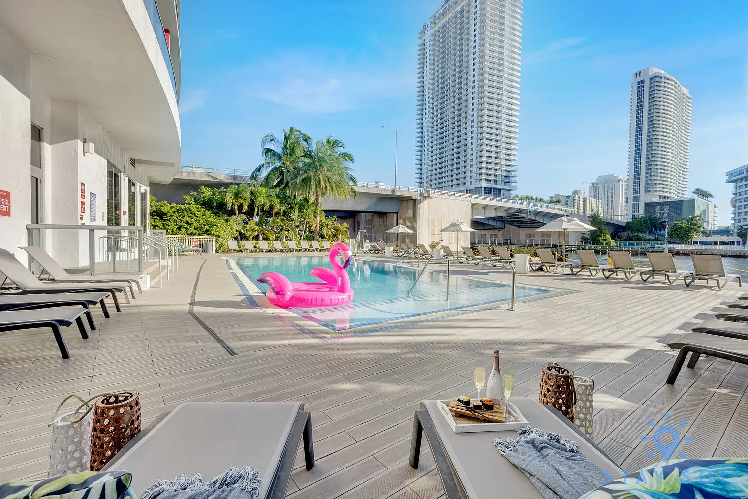 1 bed, 1.0 bath, 699 sqft, $1,913 — Photo 3