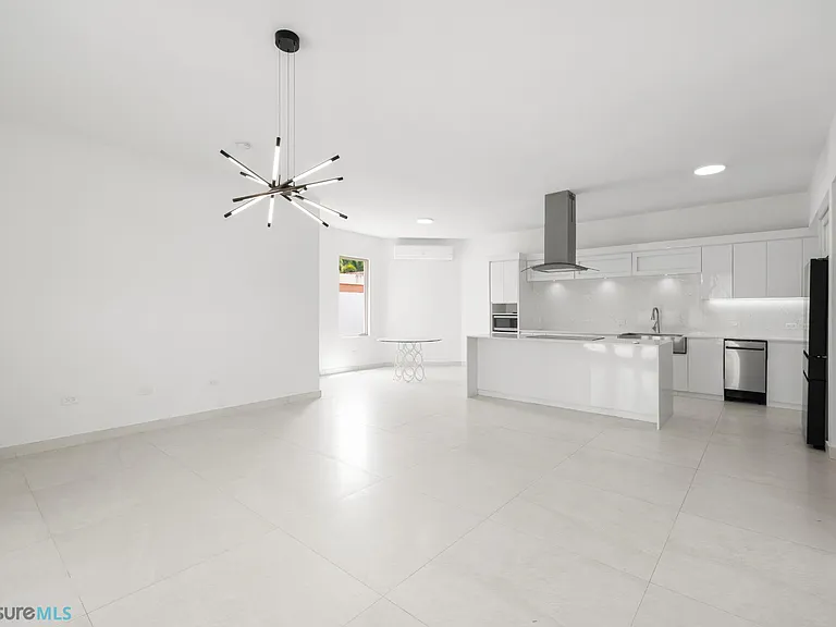 157 Jacintos Sabanera — Photo 7
