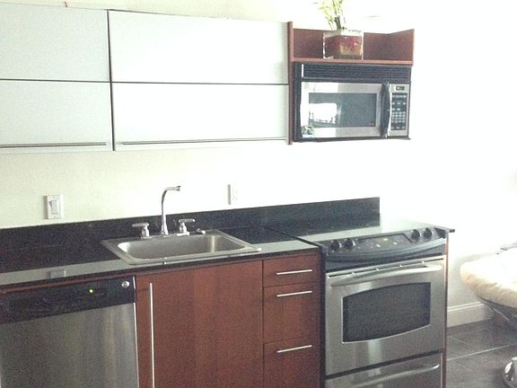 4th image of 690 SW 1st Ct APT 1226