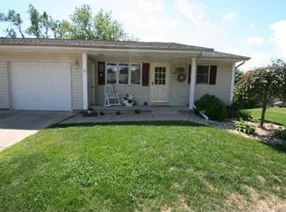 202 N Orchard St, Mackinaw, IL