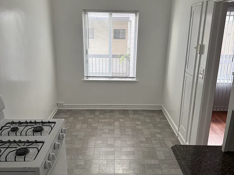 628 E Elk Ave #204 — Photo 5