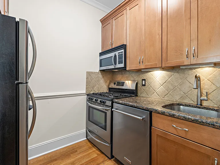 1206 Washington St #3 — Photo 10