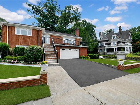 2nd image of 238 Van Cortlandt Park Avenue