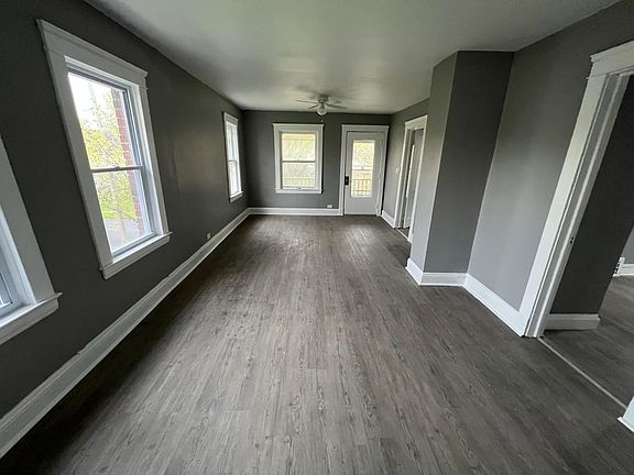 4th image of 665 E 160th St #1/2