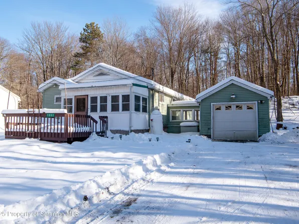 1063 Tobyhanna Rd, Gouldsboro, PA 18424