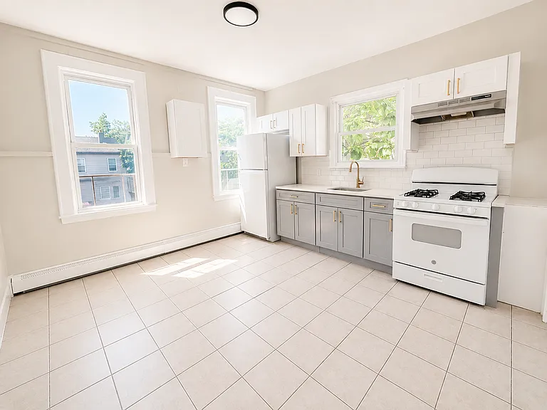 117 Brookdale Ave #2 — Photo 2