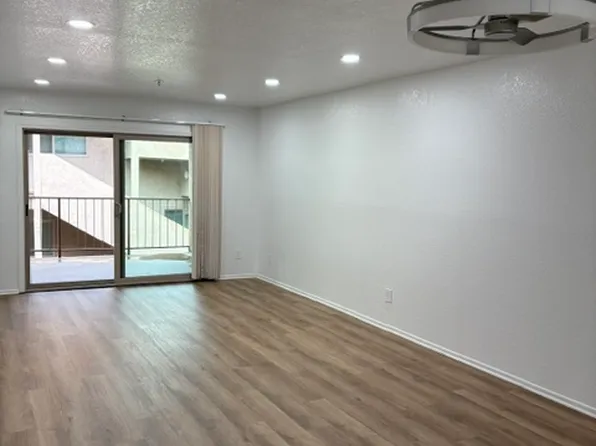 242 W Santa Cruz St #103, San Pedro, CA 90731