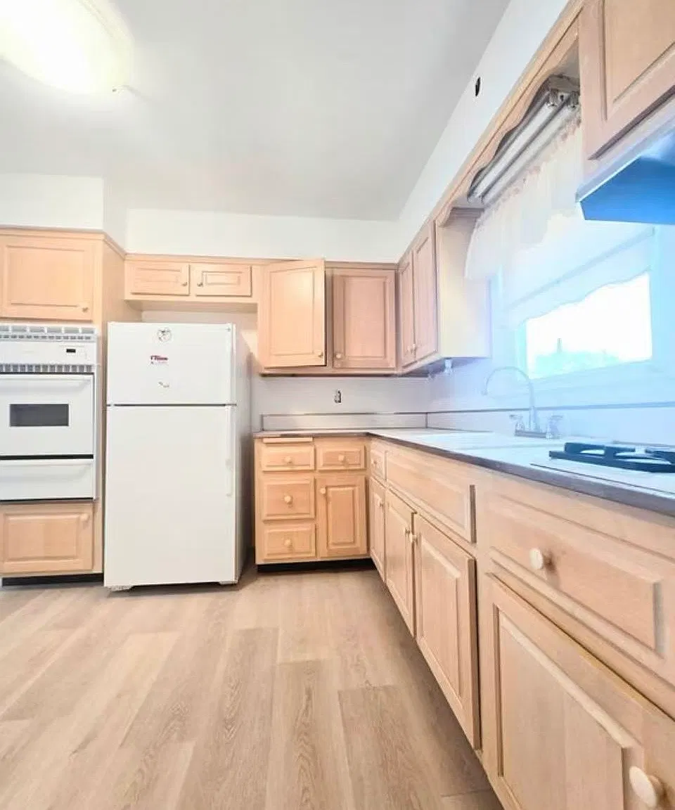 3 bed, $3,300 — Photo 4