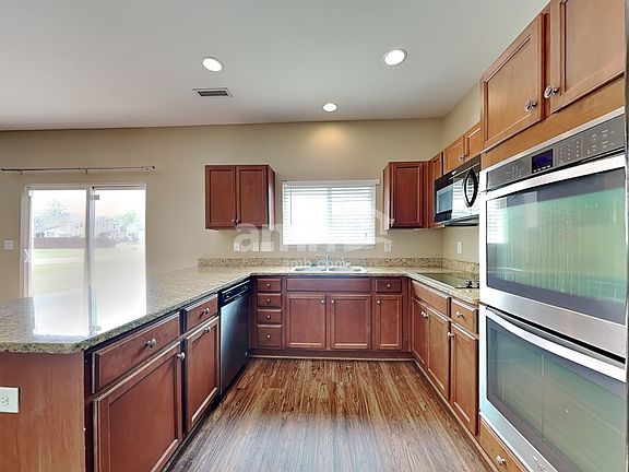 3rd image of 353 Kerriann Ln