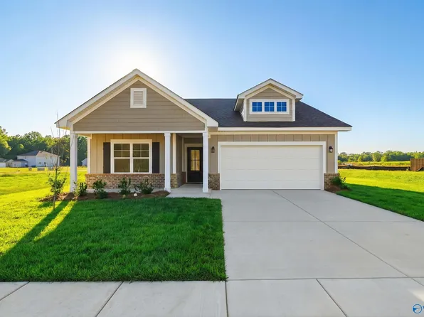 112 Plum Tree Dr, Hazel Green, AL 35750