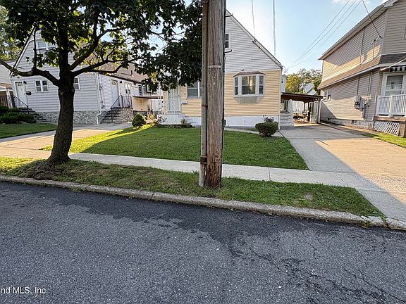 2nd image of 164 Elvin St