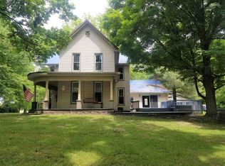 5660 S Robinson Pl, West Terre Haute, IN 47885