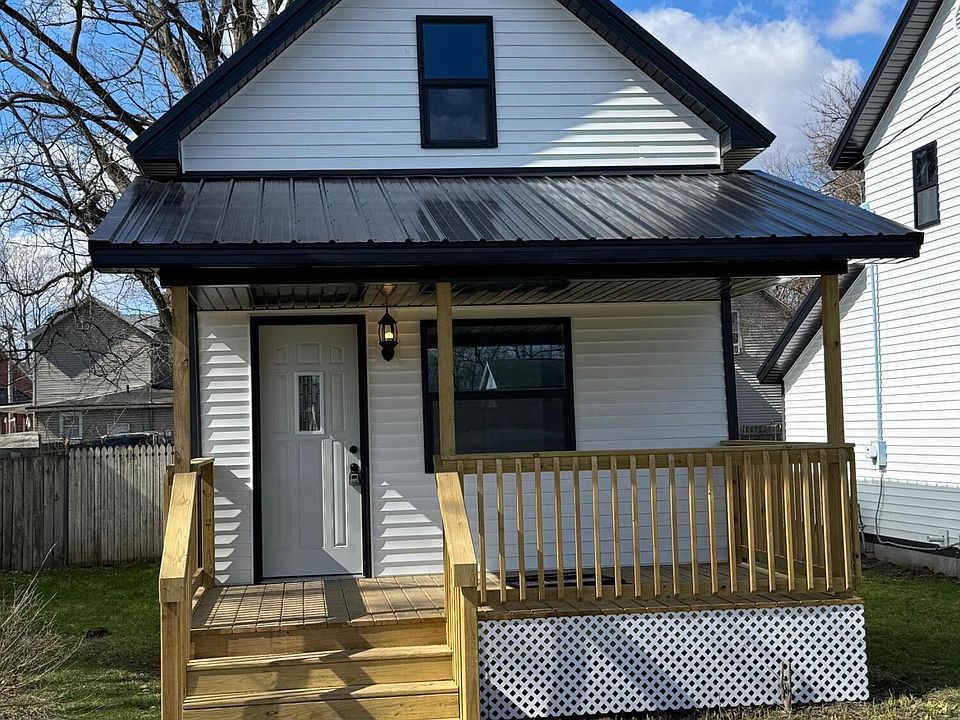 1st image of 205.5 W Railroad St