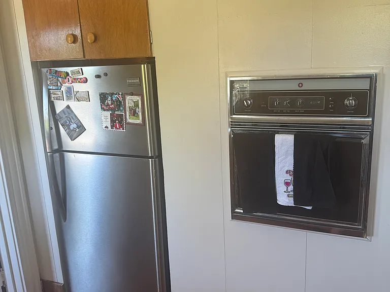 587 University Ave #1 — Photo 8