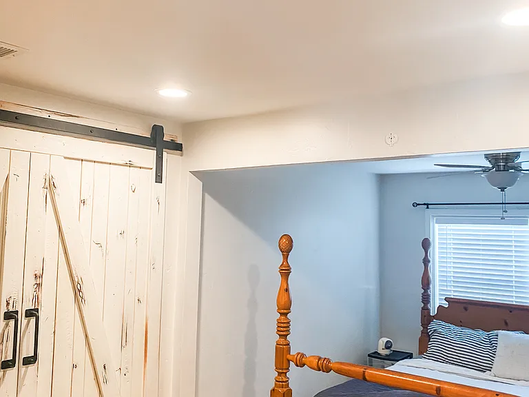 2155 N Orange St — Photo 14