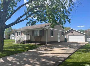 1777 McMasters Ave, Galesburg, IL 61401