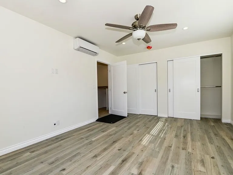 1609 Oak St — Photo 20