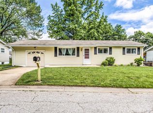 12 Saint Paul Dr, Saint Peters, MO 63376