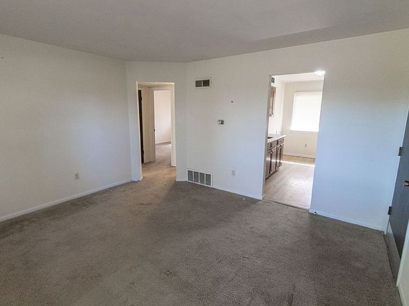 4th image of 2812 Leeway Dr APT 101