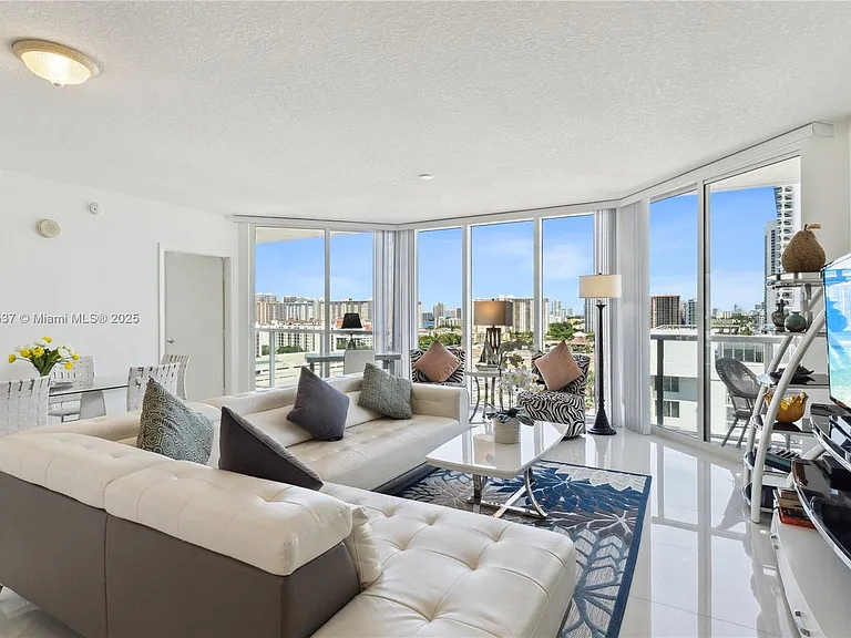 16699 Collins Ave #1407 — Photo 9
