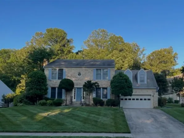 15569 Golf Club Dr, Dumfries, VA 22025