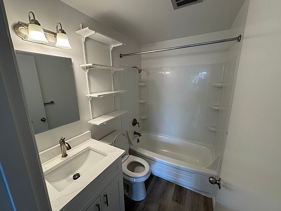 2nd image of 316 Bellevue Ave E #101