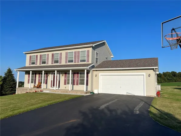 8115 Warner Rd, Le Roy, NY 14482
