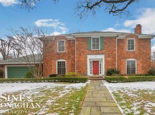 10 Stratford Pl, Grosse Pointe, MI