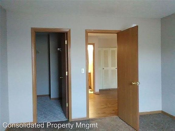 4th image of 50 Bridgewater Ct #8399796