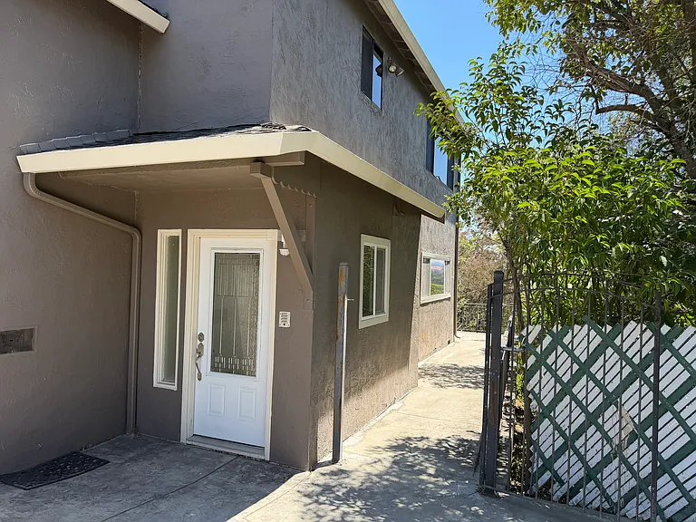 1320 El Curtola Blvd #A — Photo 22