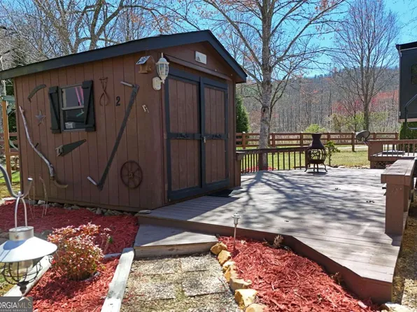 39 Flora Ln, Blairsville, GA 30512