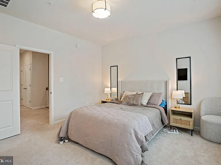 3443 Carnaby St — Photo 13