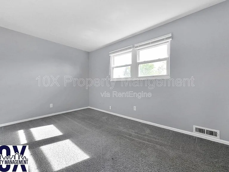 3071 Rotunda Ct S — Photo 17