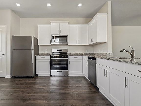 5th image of 15643 Plum Brook Dr