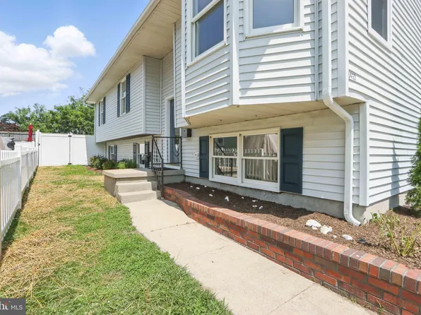 8437 Bay Dr, Pasadena, MD 21122