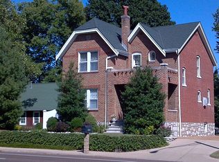 1226 S Laclede Station Rd, Saint Louis, MO 63119