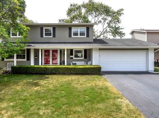 342 Dorchester Ln, Elk Grove Village, IL 60007