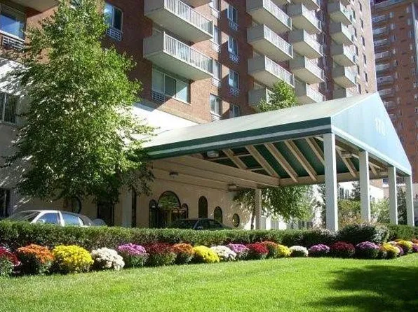 Excelsior II Apartments