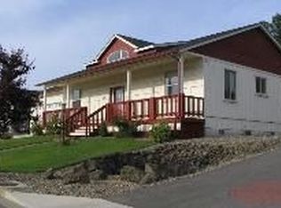 219 N View Dr, Roseburg, OR 97470