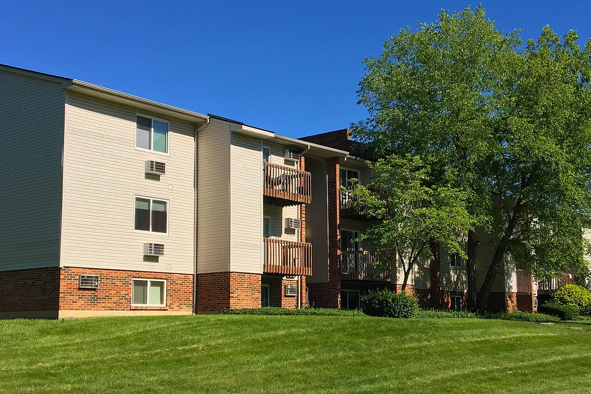 Building Photo - Oakwood Apartments