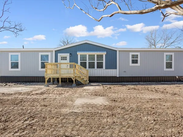 201 N Carpenter St, Mart, TX 76664