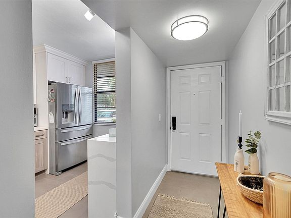 4th image of 1502 Whitehall Drive #101