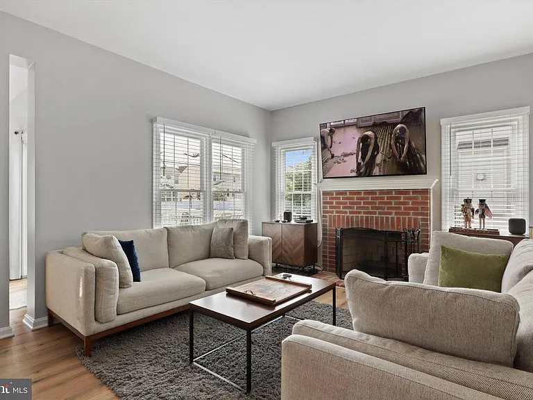 42903 Redfield St — Photo 23