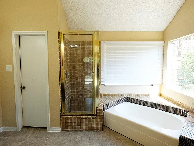 1203 Beckwood Cir — Photo 18