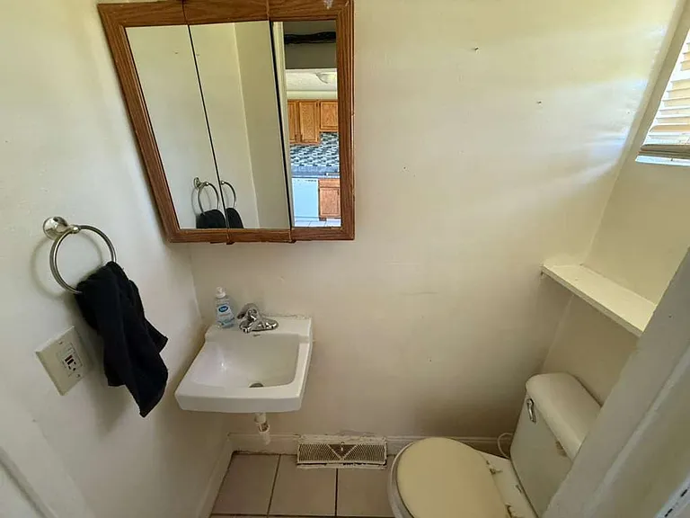 4889 Banbury Ct — Photo 9