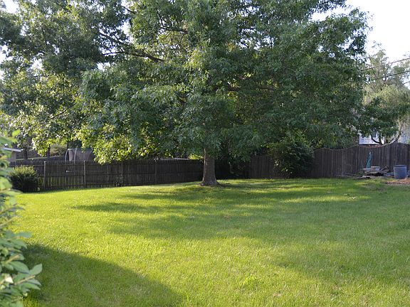 4th image of 3517 Cheddington Ln