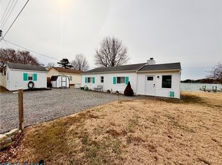 489 Honeysuckle Ln, Deltaville, VA 23043