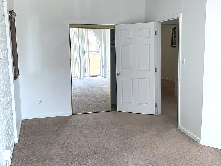 3401 Forbes Ave #403 — Photo 15