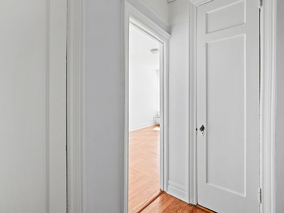3rd image of 939 Woodycrest Ave APT 605